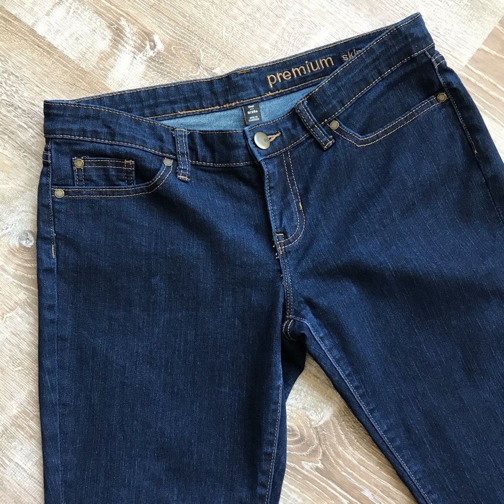 Gap dark wash premium skinny jeans - Picture 2 of 6